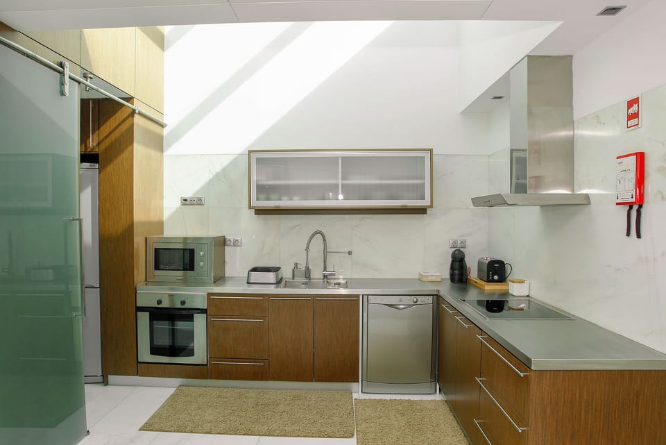 Design Apartment, 3 Bedrooms, Kitchen, City View | Private kitchen | Full-size fridge, microwave, oven, stovetop