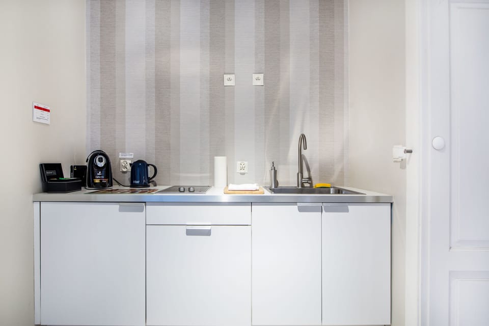 Suite, 2 Bedrooms | Private kitchenette