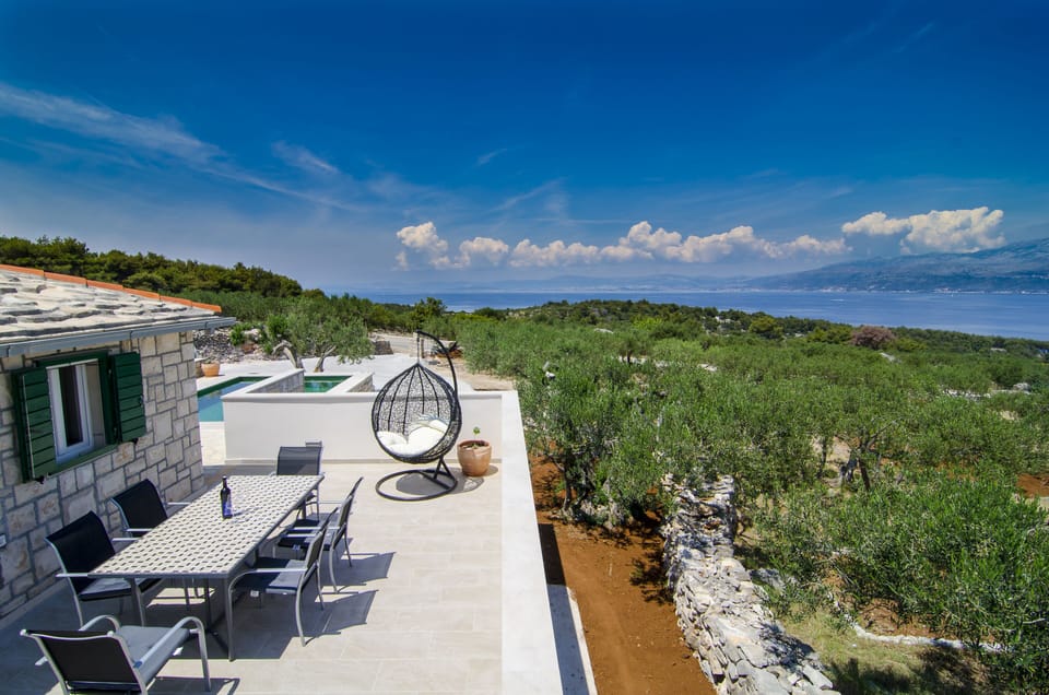 House (Holiday Home with Outdoor Pool and Se) | Terrace/patio