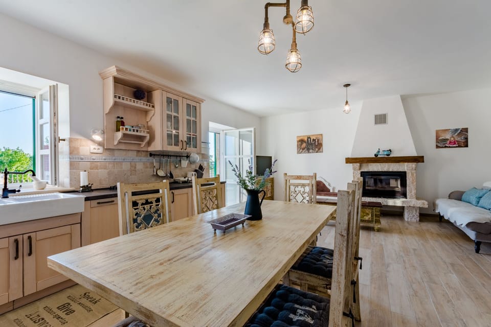House (Two Bedroom Holiday Home with Private) | Dining room