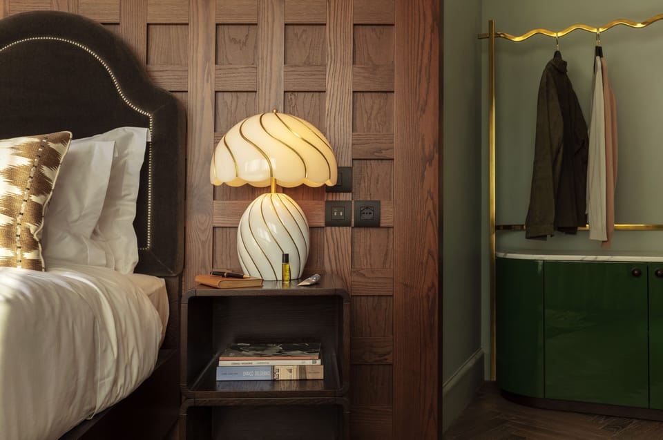 Biggy | In-room safe, desk, laptop workspace, blackout drapes