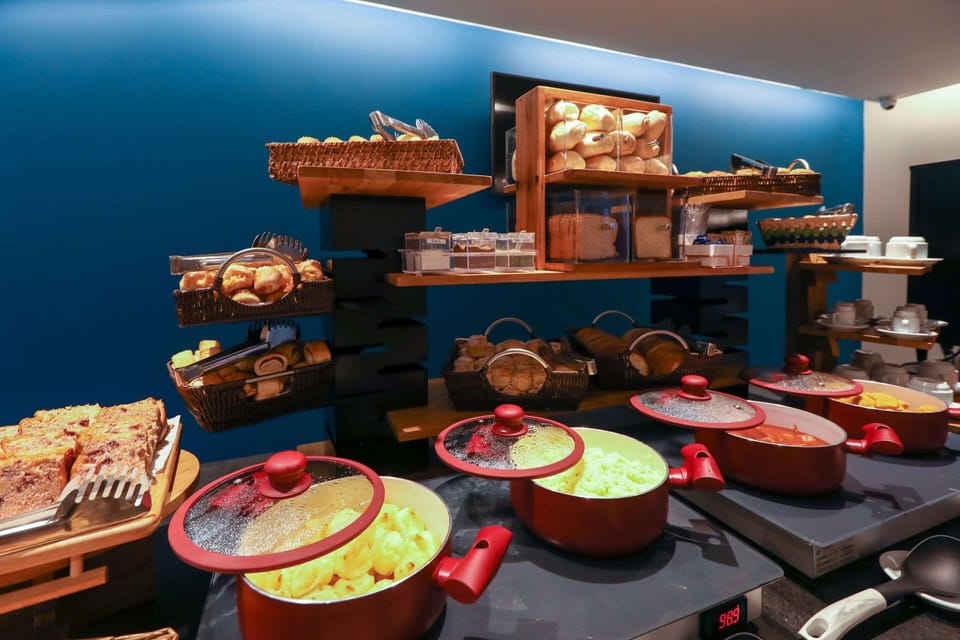 Daily buffet breakfast for a fee