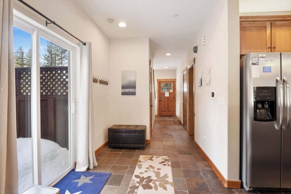 Townhome, Multiple Beds, Patio, Mountain View (Sunny Woods Acres) | Interior