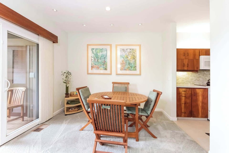 Condo, Multiple Beds, Lanai, Ocean View (Kanaloa At Kona #3701) | Dining