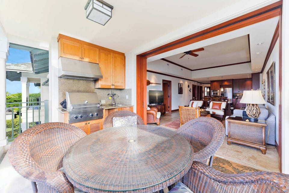 Condo, Multiple Beds, Lanai, Garden View (Kolea 14F) | Dining