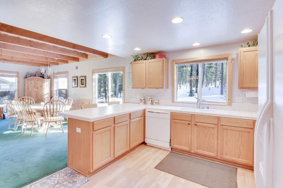 House, Multiple Beds, Patio, Mountain View (McKinney Estate) | Private kitchen | Full-size fridge, microwave, oven, stovetop
