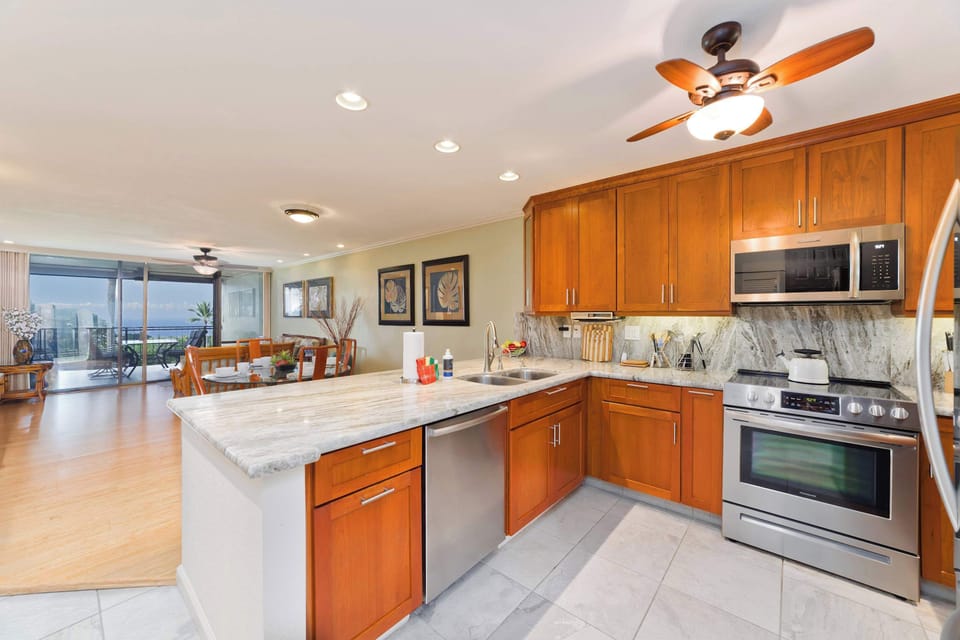 Condo, Multiple Beds, Balcony, Ocean View (Country Club Villas #208) | Private kitchen | Fridge, microwave, oven, stovetop