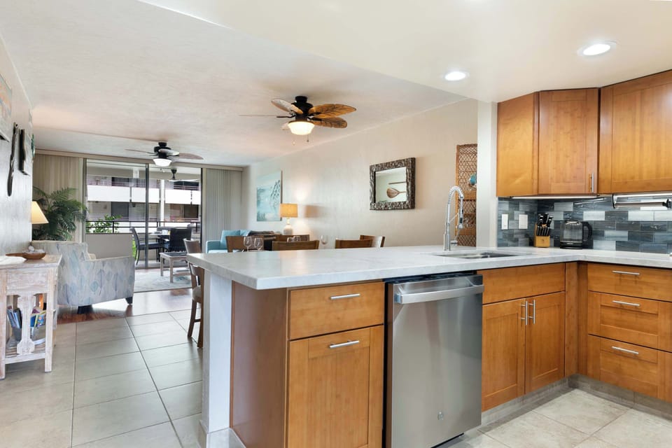 Condo, Multiple Beds, Partial Ocean View (White Sands Village #120) | Private kitchen | Fridge, microwave