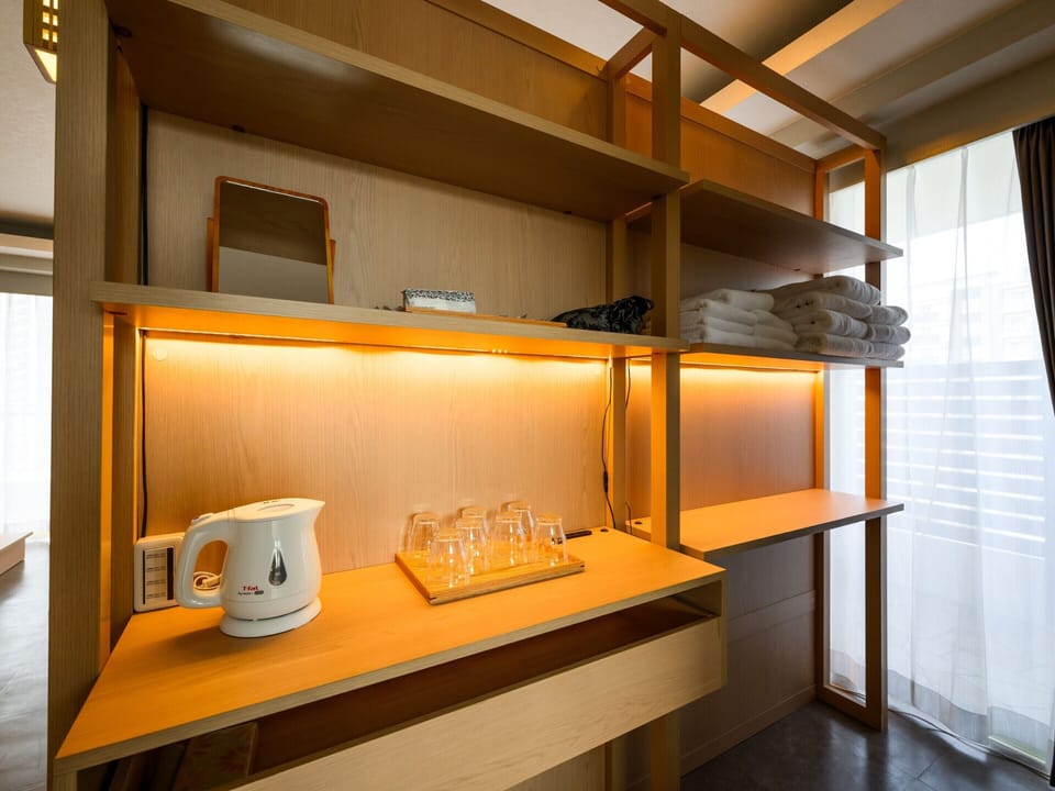 Room | Down comforters, desk, blackout drapes, WiFi (free)