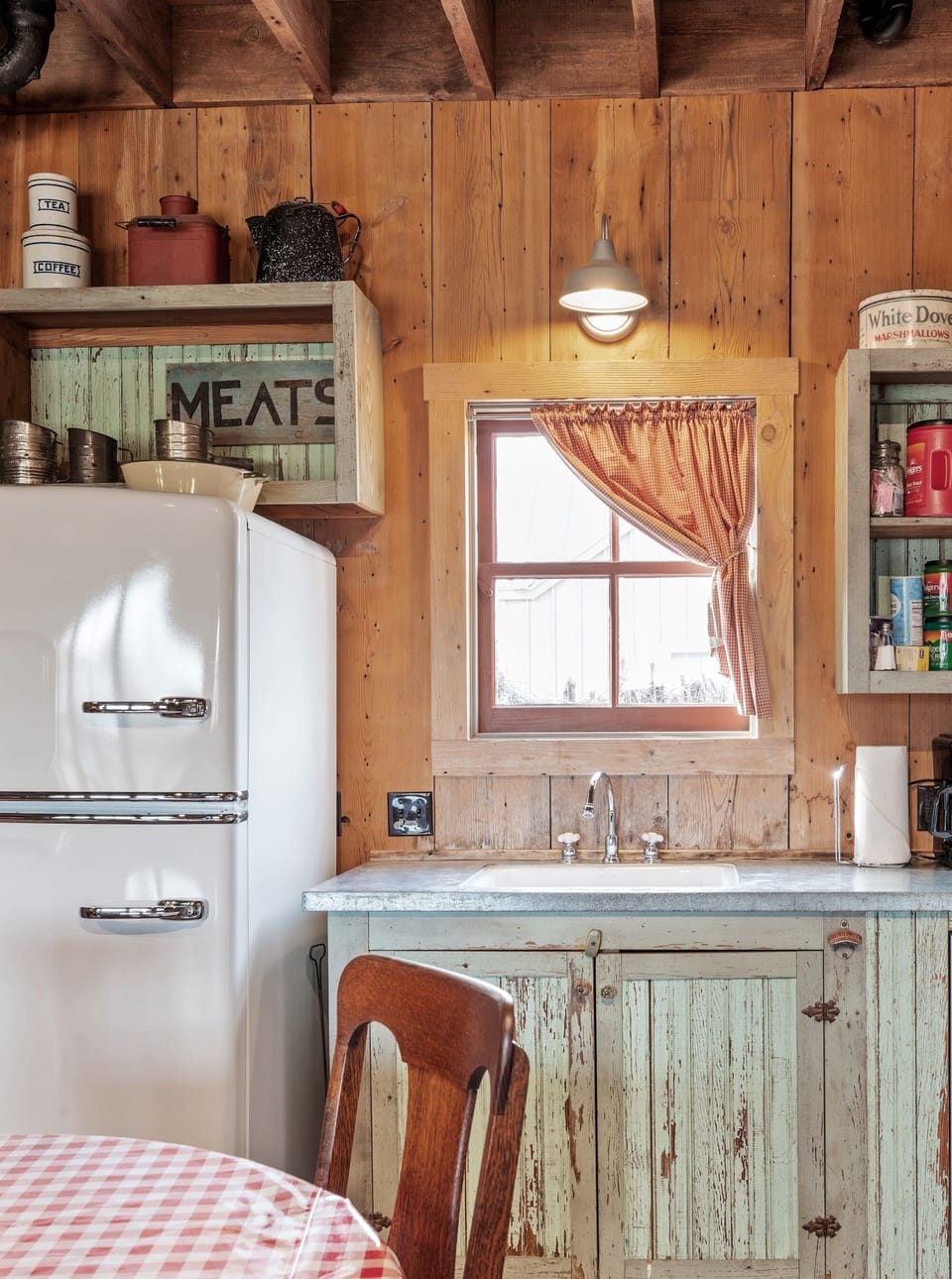 House, 3 Bedrooms | Private kitchen | Fridge, oven, coffee/tea maker