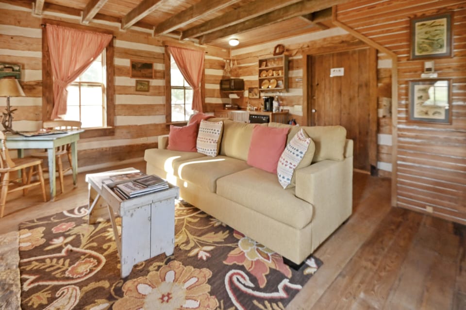 Cabin, 2 Bedrooms | Living area