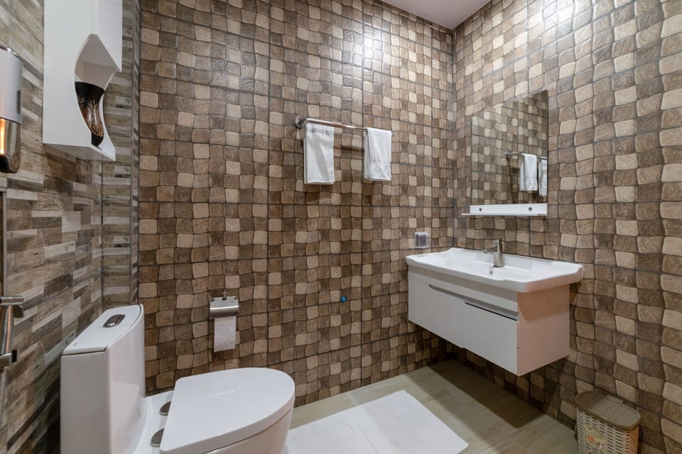 Family Villa | Bathroom | Free toiletries, hair dryer, bidet, soap