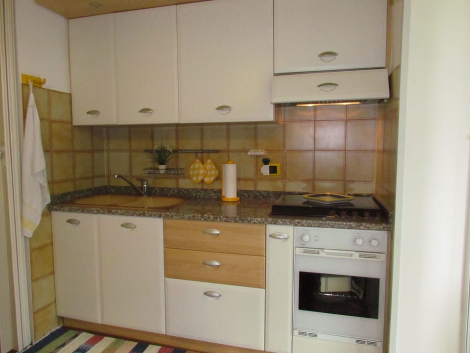 Villa, 3 Bedrooms, Patio, Garden View | Interior