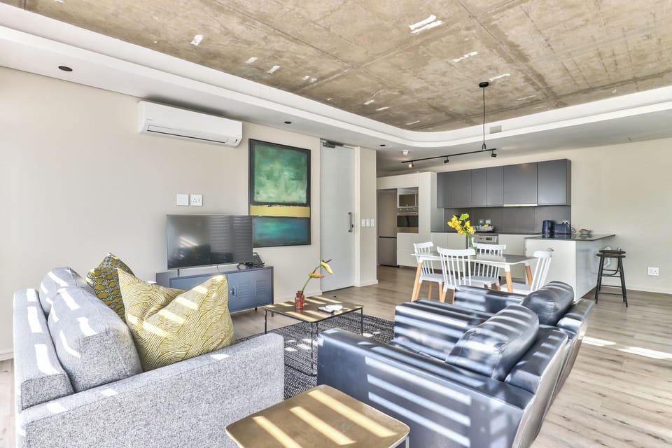 Apartment, 2 Bedrooms, Balcony, City View | Living area