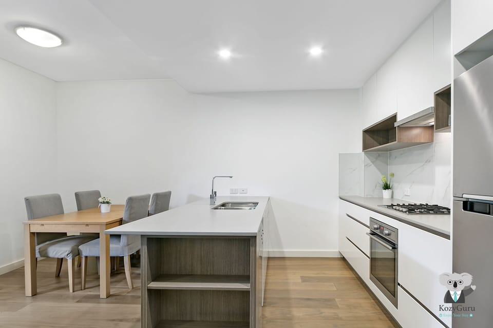 Apartment | Bathroom | Shower, hair dryer, soap, shampoo