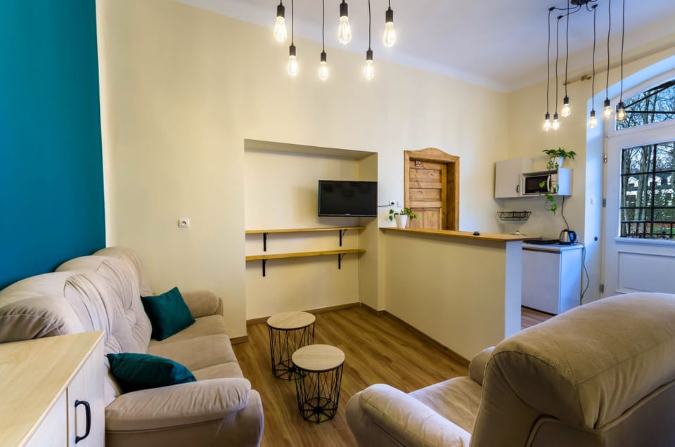 Standard Studio Suite, 1 Bedroom | Down comforters, in-room safe, iron/ironing board, free WiFi