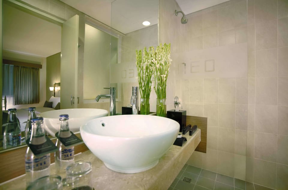 Shower, towels