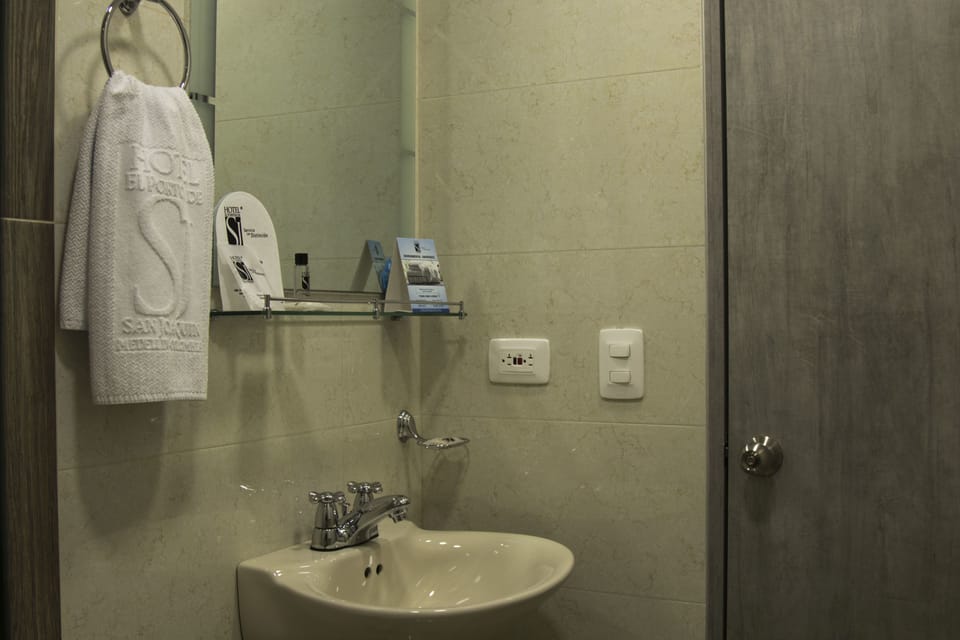 Shower, towels