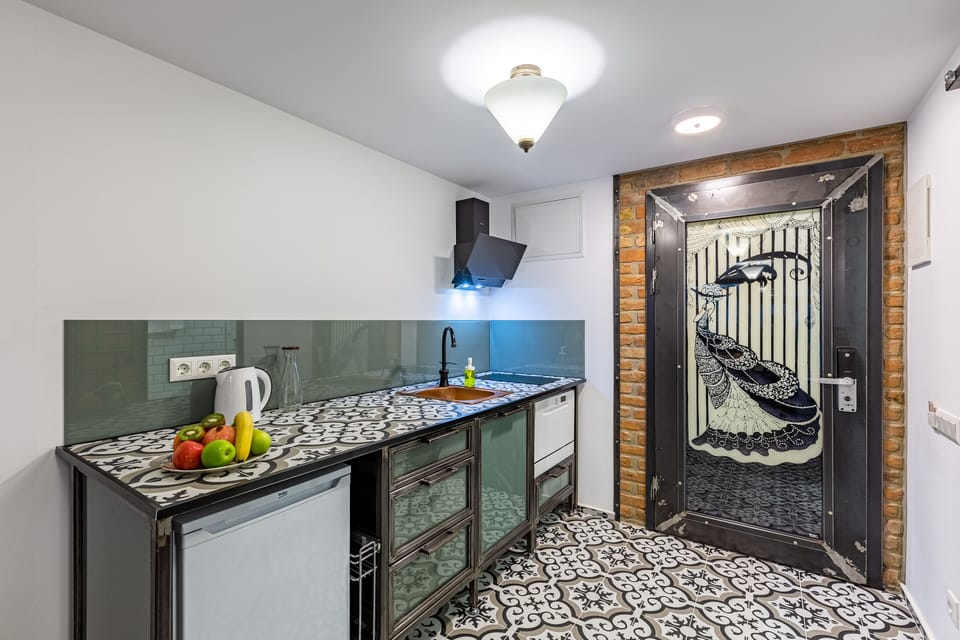 Inner Balcony Twin | In-room safe, individually decorated, individually furnished, free WiFi