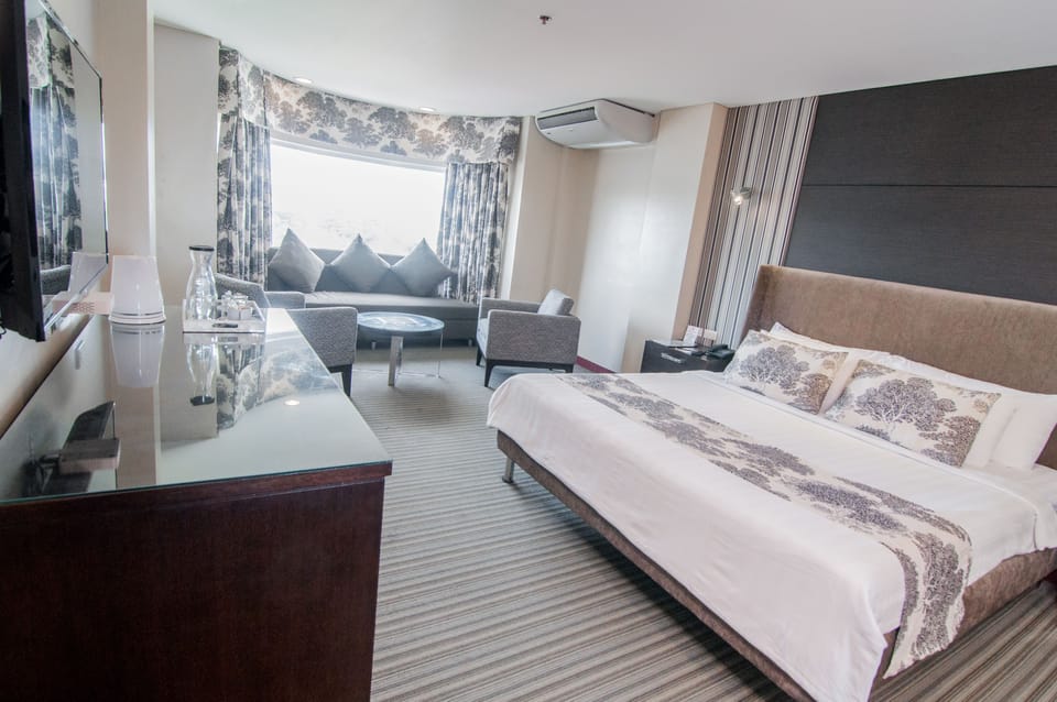 Business Room (Deluxe) | In-room safe, rollaway beds, free WiFi