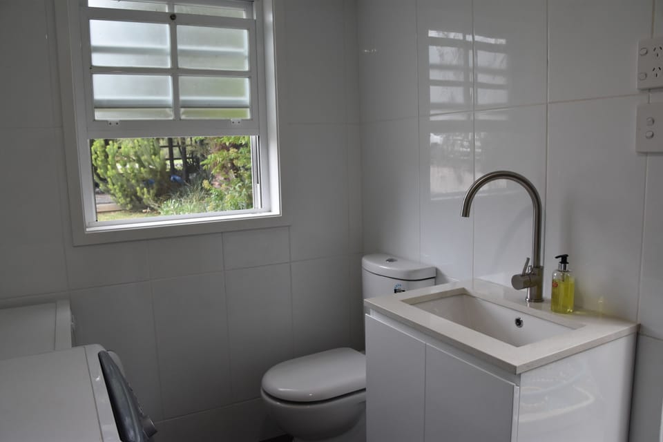 Paradise Bungalow Waterfront House in Saint Georges Basin