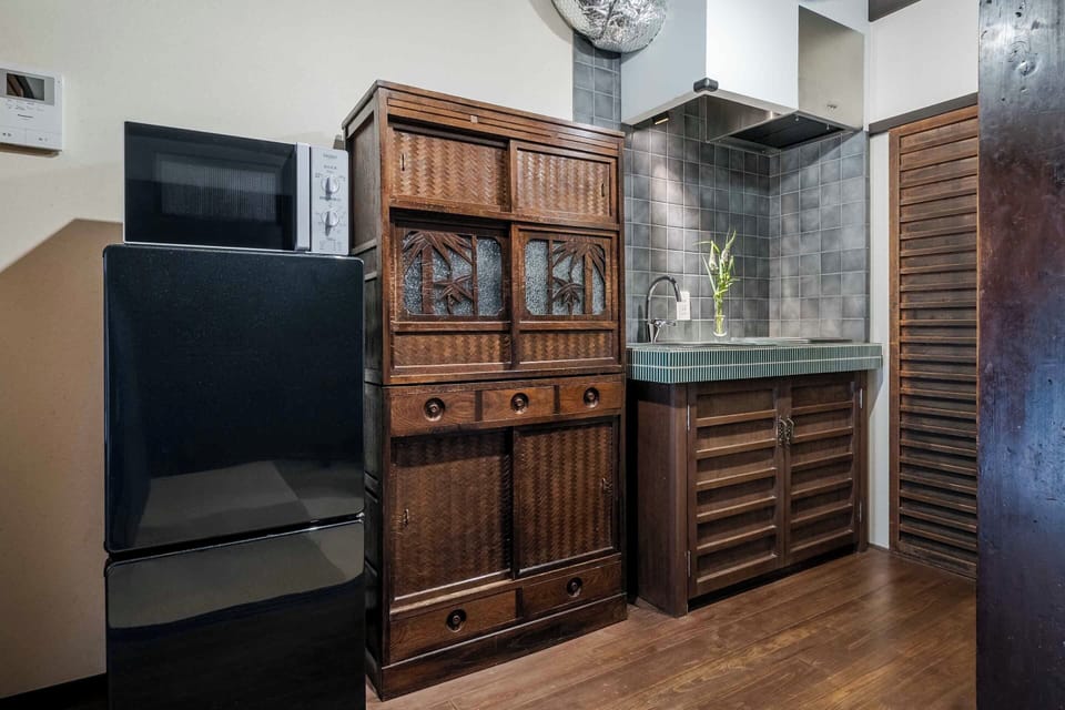 Traditional House, 2 Bedrooms, Kitchen, Garden View | Private kitchen | Full-size fridge, microwave, stovetop, coffee/tea maker