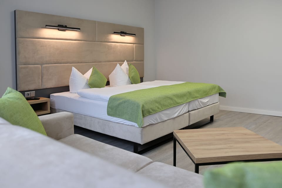 Basic Room | In-room safe, desk, blackout drapes, iron/ironing board (on request)
