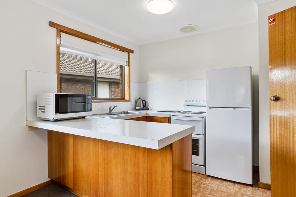 Coffee/tea maker, electric kettle