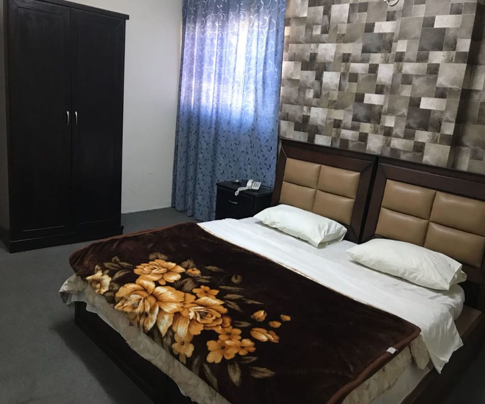 Single Room | Minibar, in-room safe, WiFi (free)