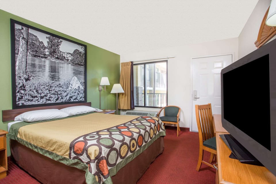 Desk, iron/ironing board, free cribs/infant beds, free WiFi