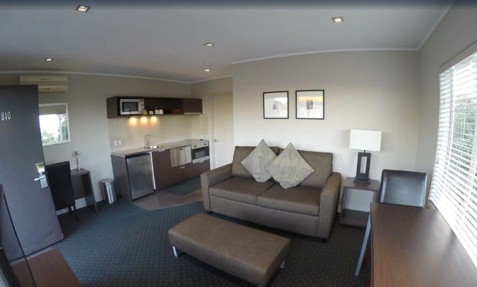 Suite, 1 Bedroom, Sea View | Private kitchen | Fridge, microwave, coffee/tea maker, electric kettle