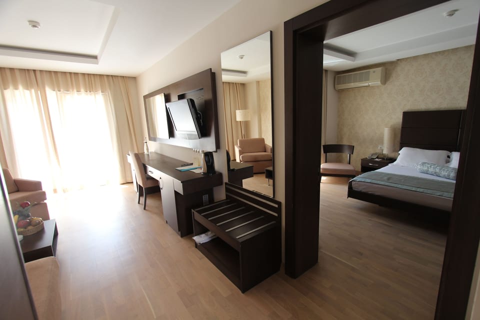 Suite | Egyptian cotton sheets, premium bedding, memory foam beds, minibar