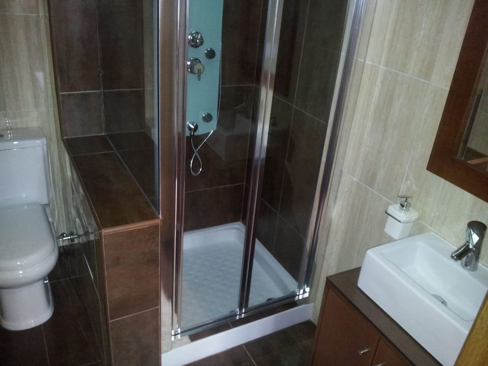 Free toiletries, hair dryer, bathrobes, towels