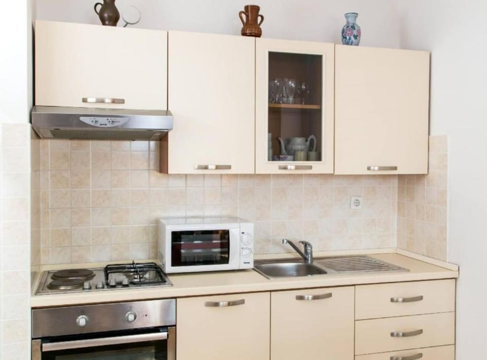 Apartment (Two-Bedroom Apartment with Balcony an) | Private kitchen | Fridge