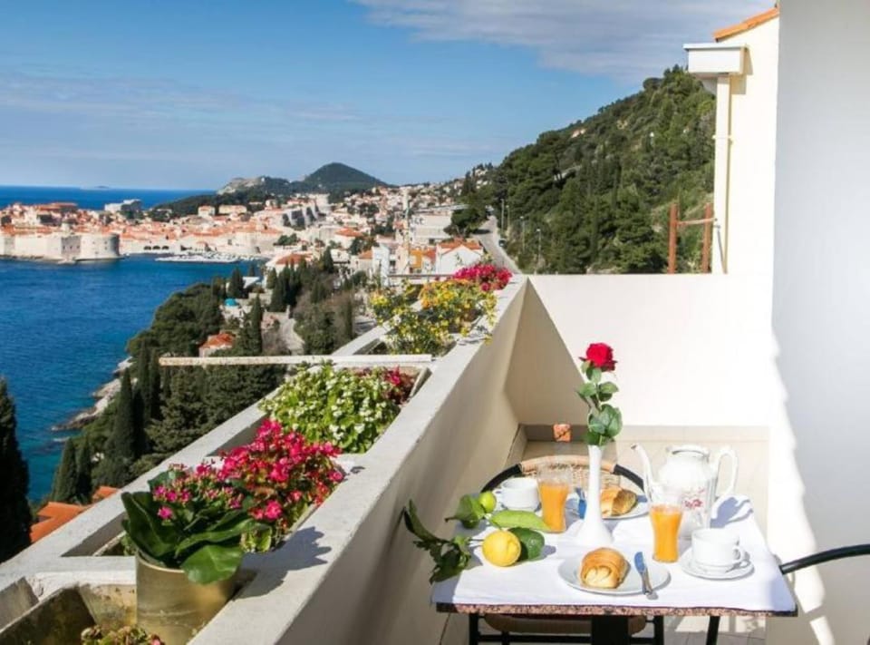 Apartment (Two-Bedroom Apartment with Balcony an) | Balcony