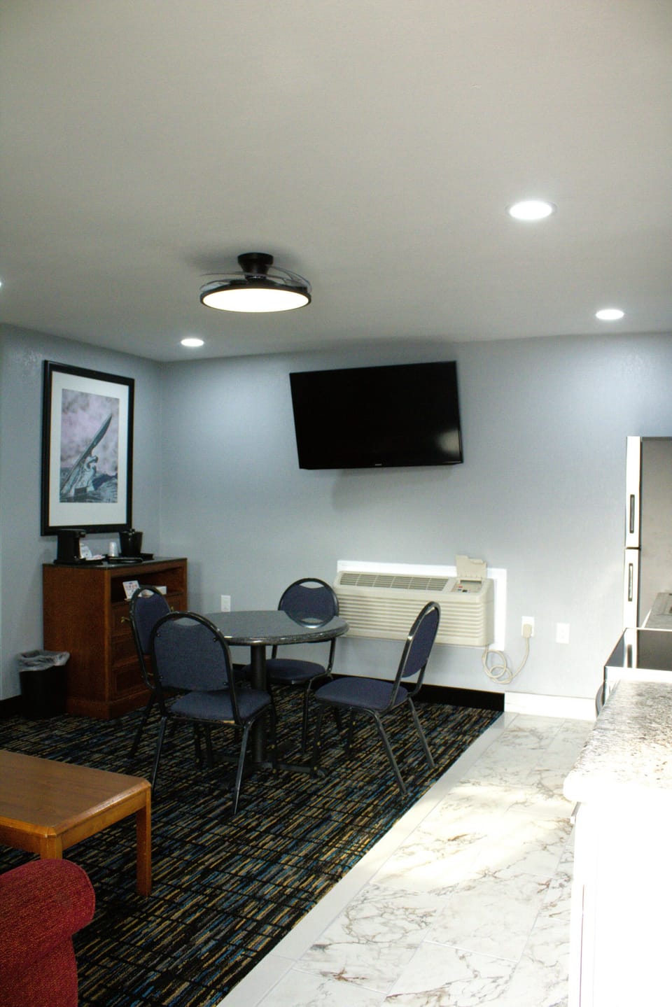 Superior Apartment | Blackout drapes, iron/ironing board, free WiFi, bed sheets