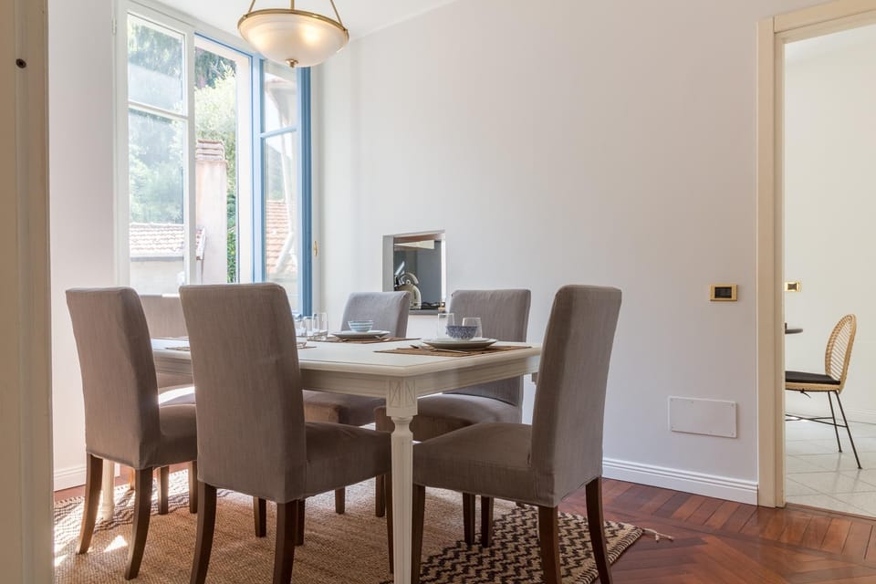 Family Apartment | In-room dining