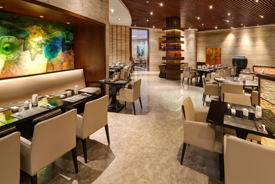 2 restaurants; breakfast, lunch, and dinner served