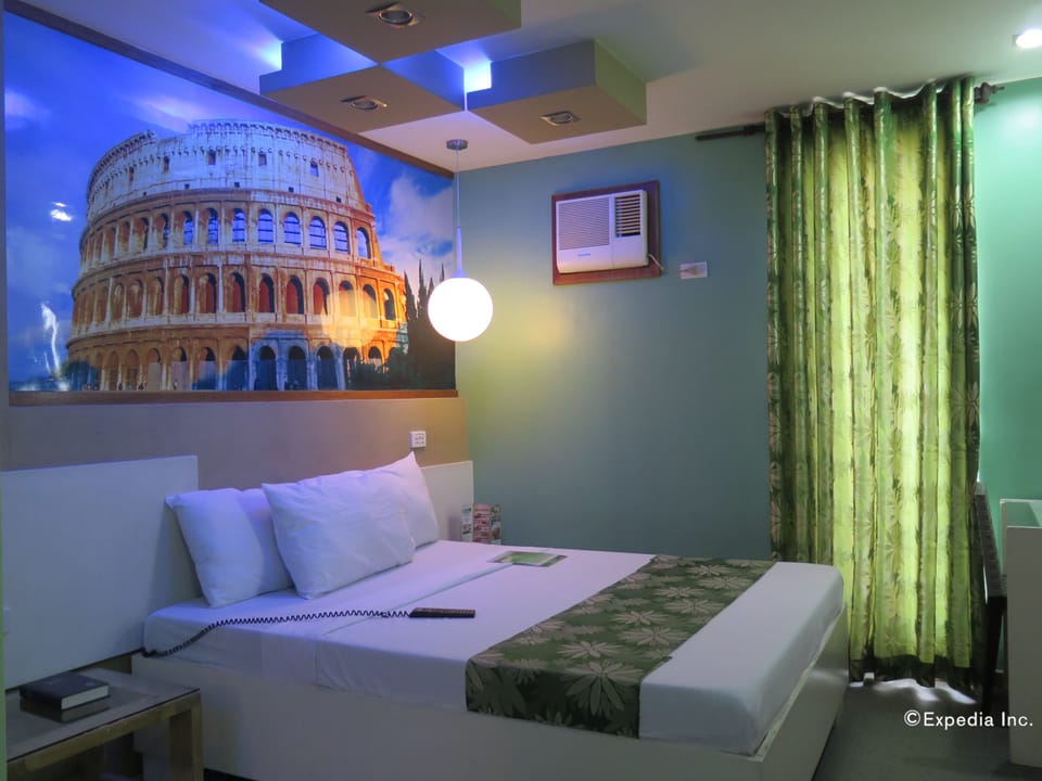 Standard Room | In-room safe, desk, free WiFi, bed sheets