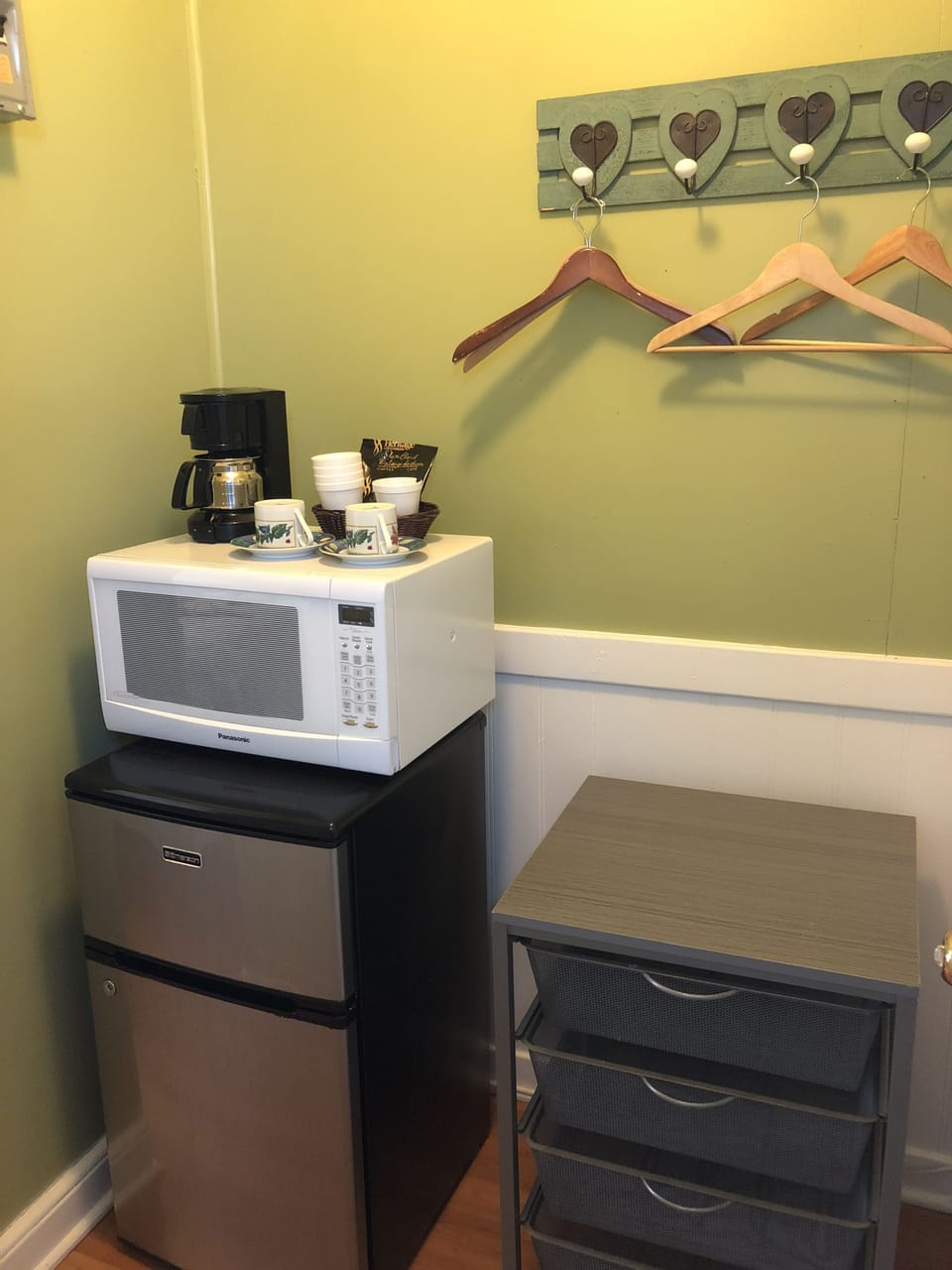 Standard Room, 1 King Bed | Room amenity