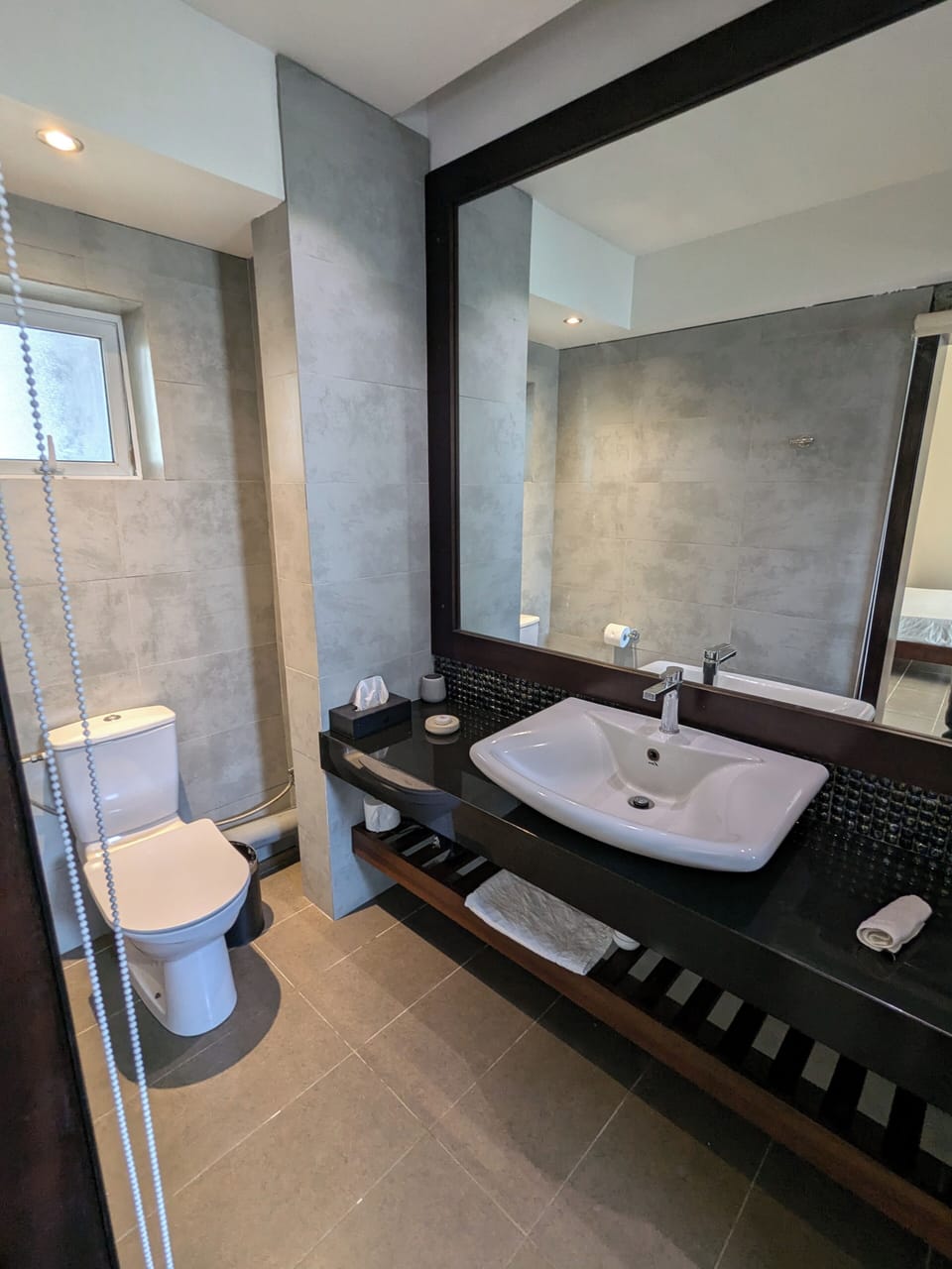 Double Room | Bathroom | Shower, free toiletries, hair dryer, towels