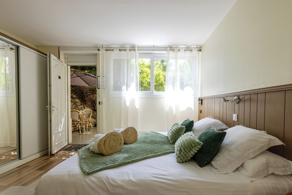 Twin Room, Garden Area | In-room safe, desk, soundproofing, cribs (free)