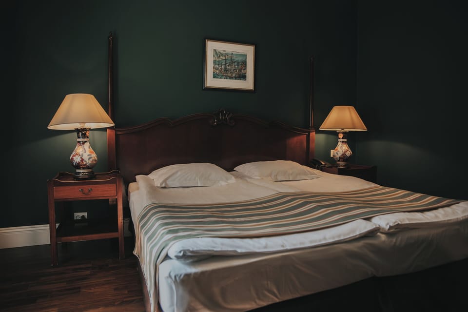 Standard Double or Twin Room | Minibar, in-room safe, soundproofing, free cribs/infant beds