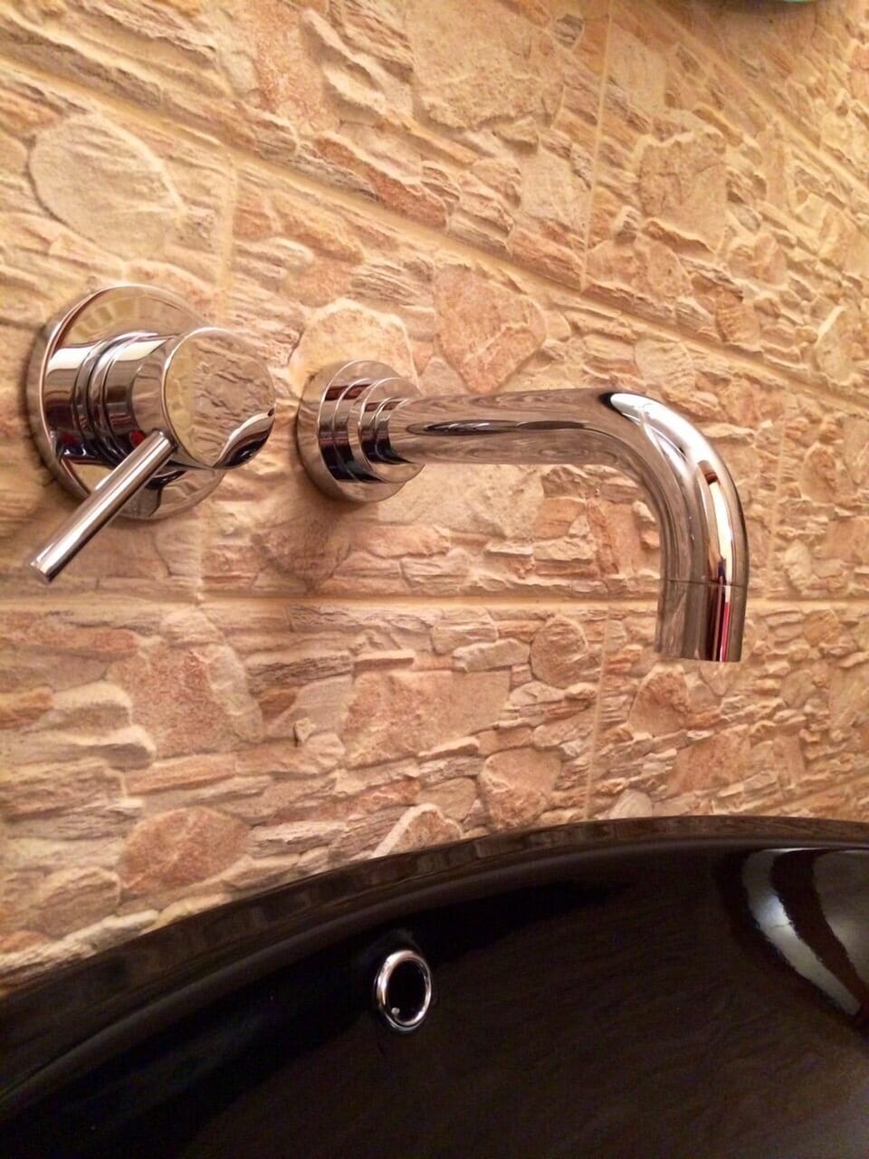 Deluxe Double or Twin Room, Private Bathroom | Bathroom | Shower, rainfall showerhead, free toiletries, hair dryer