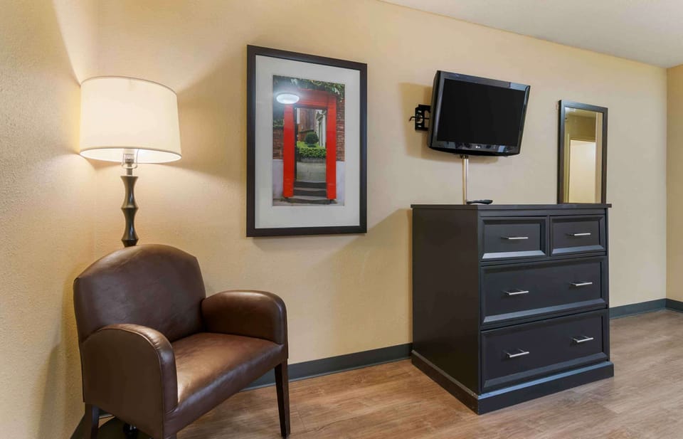 Extended Stay America Select Suites St Louis Earth City Hotel in Earth City