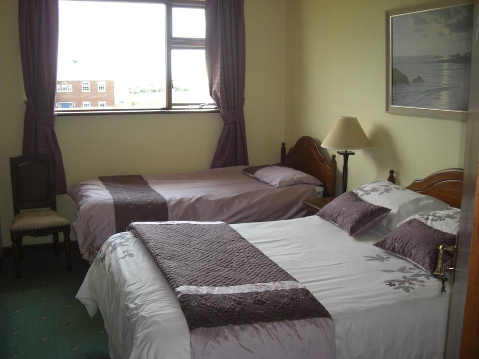WiFi (free), bed sheets