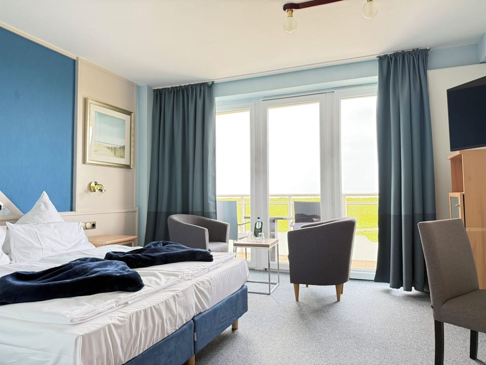 Double Room, Sea View | Hypo-allergenic bedding, in-room safe, desk, laptop workspace