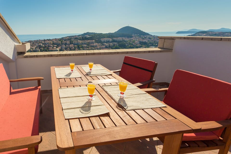 Apartment (Two Bedroom Apartment) | Balcony