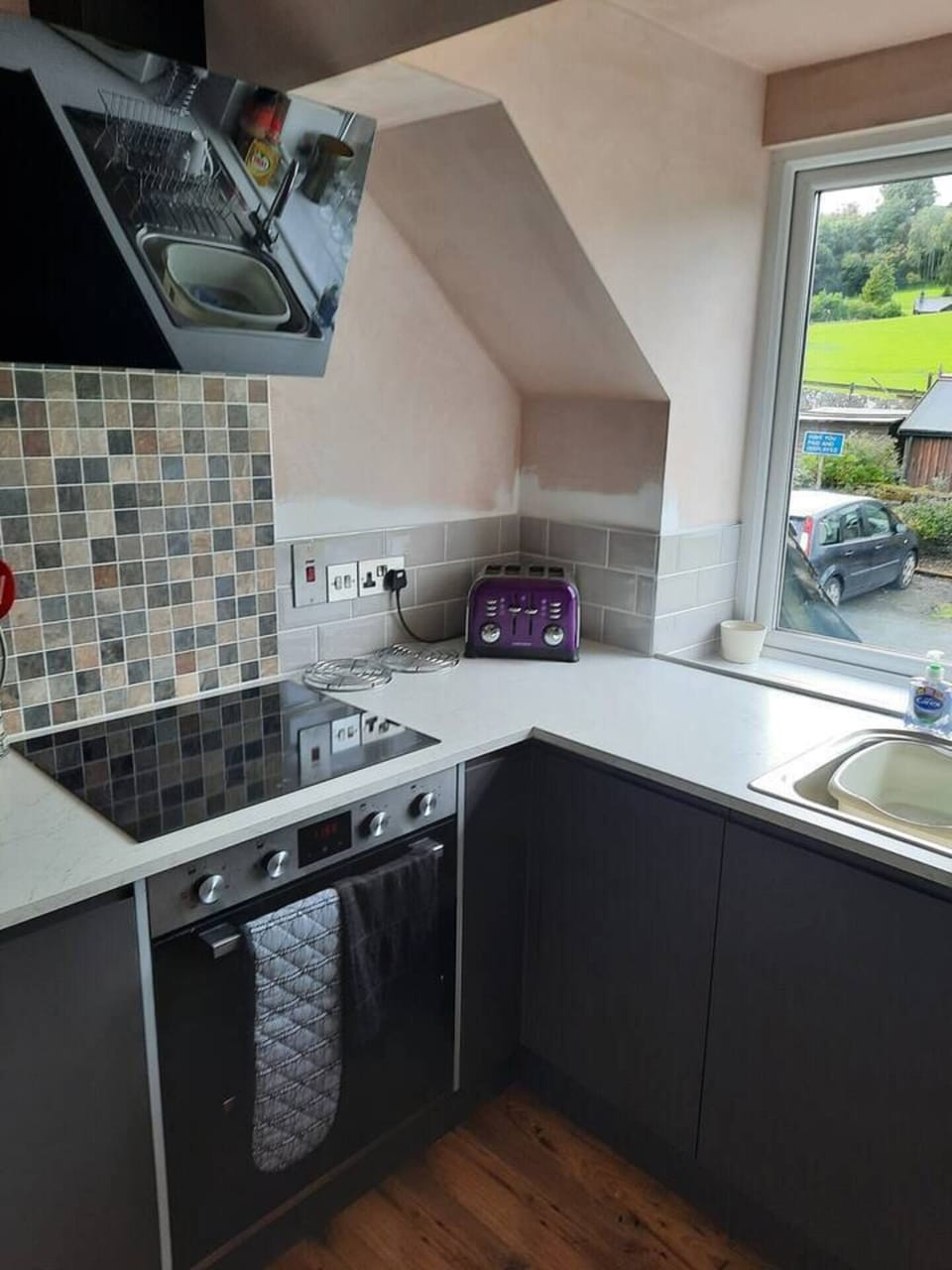 Cottage | Private kitchen | Fridge, microwave, oven, stovetop