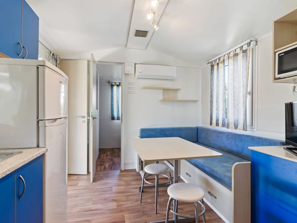 Mobile Home | Private kitchen | Dishwasher